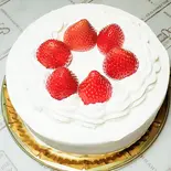 苺のホールケーキ 15cm（パティスリーハット）