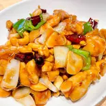 【宮保腰果鶏丁】甘酸風味鶏肉とカシューナッツ炒め（薬膳しゃぶしゃぶ 小尾羊 銀座店）