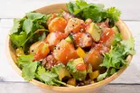 15.ホタテとタコのパクチー入りアジアン風ポキ（十五穀米のヘルシーポキ丼の店 Poke Poke 天下茶屋店）