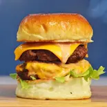黒毛和牛チーズバーガー（smash＆shake burger）
