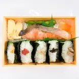 焼鮭弁当 Salmon Bento（魚屋のおむすび丸徳）