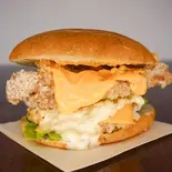 倍チキンフィレオ(Wチーズ)（バーガーキンボシお花茶屋店）