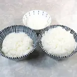 ごはん大 (300g)（伊勢屋食堂(淀橋市場内)）