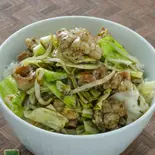 ホルモン炭塩焼丼（味噌とんちゃん 栄ホルモン）