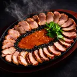 豚とピーナッツのモレソース(ポークエンカカワターダス)(本格タコス専門店 CIELITO LINDO BAR AND GRILL)