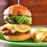 レモンチーズバーガー【ポテト付きのセット】(THE GRABBER hamburger pub)