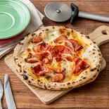【旨辛ピザ】ペパロニ&チョリソーソーセージピザ(おひとりさまピザ専門店 ピッツァフォルトゥーナ pizza fritta&pizza pizza fortuna)