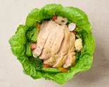 味わい鶏もも肉のチキンサラダ Juicy Chicken Thigh Salad（美と健康 10salad(テンサラダ) 浦安店）