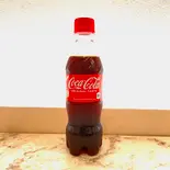 コカコーラ(350ml)（Deli ＆ Restaurant Bar Maachin）