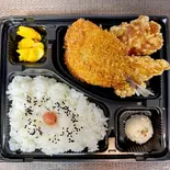 アジフライとからあげのお弁当(からあげ金と銀 横浜橋店)