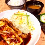 チキンカツ定食【チーズ&デミグラスソース】(出前屋 博多飯)
