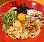 当店自慢の自家製麺まぜそば（博多新風）