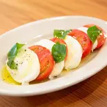 カプレーゼ（TAVERNA API タヴェルナ アーピ）