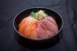 サーモンまぐろ丼（神戸元町すしきち）