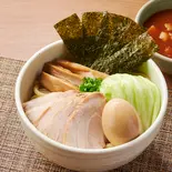 濃厚極太つけ麺【辛みそ・チャーシュー】(並) 味玉≪2928≫(濃厚魚介豚骨つけ麺 諸星 三宮南店)