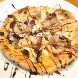 自家製ベーコンとトレビスのPizza Мサイズ（ヴィノテカ・メッシーナ）