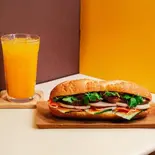 人気No.3 ミチャバインミー ジュースセット Mi Cha Banh Mi - Juice Set（バインミーシンチャオ中野店）