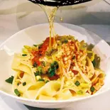 ピリ辛自家製油の混ぜ麺(手づくり)（麻辣鴨王）