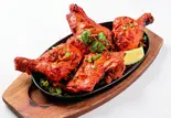 タンドリーチキン/Tandoori chicken 4個（インドカレー エベレスト•スパイスダイニング王子）