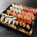 おまかせ上握り 32貫(1人前×4)（魚河岸のすし えびす 水道筋店）
