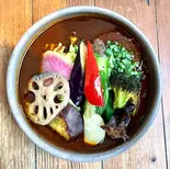 野菜がたっぷり入ったカレー(スープカレーポニピリカ 下北沢店)
