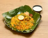 ★あの伝説のチキンビリヤニセット！バナナリーフで蒸しあげました！ Special Chicken Biryani Set（すぱいし家 飯田橋店）