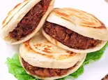卤肉夹馍(角煮ハンバーガー)1枚（【丼物の王様/蘭州人の牛肉ラーメン】台湾グルメ）