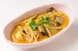【定番】ゴロゴロ具だくさんチキンカリー（YamiYamiカリー 中野店）