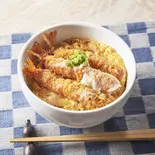 豪快に3本！ぷりっぷり海老フライとじ丼（丼ぶりとうどん つるや 東葛西店）