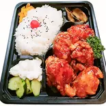 ピリ辛ジュシーもも肉弁当(大盛り)Spicy Sauce Karaage Thigh Bento (Large)（からあげのジョー千歳船橋）