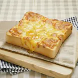厚切りチェダーチーズトースト(蜂蜜付き)（大盛無料の洋食屋さん。五つ星パスタ）