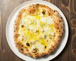 ワインにぴったり！4種チーズのクアトロピッツァ蜂蜜添え（エゾバルバンバン 大通店）