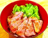 秘伝のたれ!ローストビーフ丼(餃子工房 ちびすけ 阿倍野橋店)