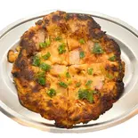 【ハーフサイズ】キムチチーズチヂミ(4枚入り)(Half size Kimchi Cheese Pancake)（韓国料理＆焼肉 小山ホルモン）