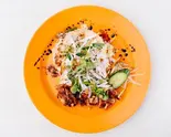 薬味8種のせマレーシア鶏飯(焼き) Malaysian Chicken Rice with 8 Spices (Pan-Fried)（マレーシア屋台料理 ちりばり 五反田本店）