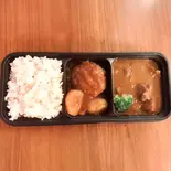 牛たんカレーとハンバーグ（ダイニング・カフェ たん吉 保土ケ谷店）