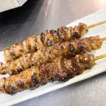 名物！鶏皮ぐるぐる巻き（ちょい呑み処 半兵衛）