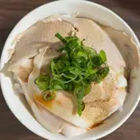 チャーシュー丼（醤油豚骨ら〜めん小松）