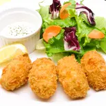 かきフライ(4個/サラダ付き)(本まぐろ中とろ切り落としと次の肉料理 マキバスタイル 芝浦店)