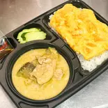 グリーンカレー+ご飯+タイ風卵焼きแกงเขียวหวานไก่+ข้าวสวย+ไข่เจียว(PINTO)