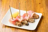 牡蠣のベーコン巻グリル(4個入り)（Mancy'sTokyo(マンシーズトーキョー)）