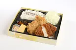醤油から揚げとロースかつ弁当（とんかついなば和幸 天神橋筋商店街店）