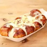 【人気】とろーり炙りチーズ たこ焼き12個入り（たこ家輝 西九条店）