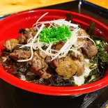 親鶏ももの塩炭火焼丼(地鶏食堂じん.日赤通り)