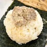 〇自家製ツナ（魚屋のおむすび丸徳）