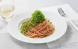 混ぜて美味しい2種類ソースのパスタ2180円↓（大盛無料の洋食屋さん。五つ星パスタ）