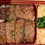 上カルビ弁当(牛爵)