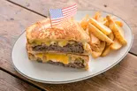 American patty melt (with cheddar cheese)アメリカンパティーメルト【フレンチフライ付】(ARMS TAKEOUT & DELIVERY)