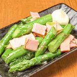 アスパラベーコンバター炒め(屋台屋くろちゃん)
