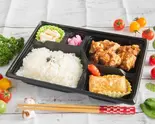 辛い唐揚げ弁当 Spicy Fried Chicken Bento Box（ご飯大盛り無料からあげボンボン駒川店）